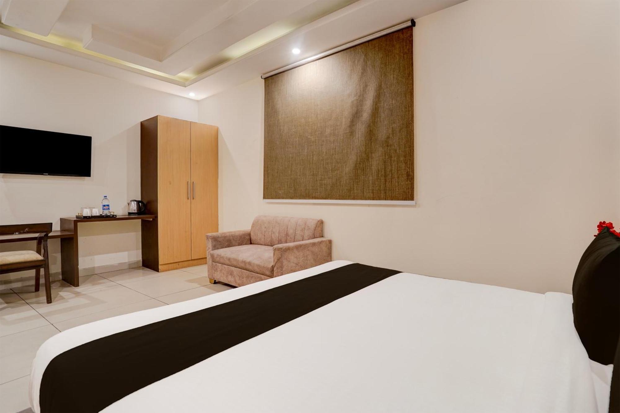 Super Townhouse Airport Road Delhi Hotel New Delhi Exterior photo