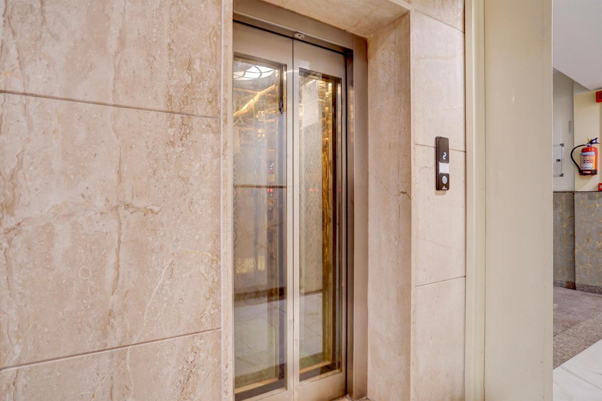 Super Townhouse Airport Road Delhi Hotel New Delhi Exterior photo